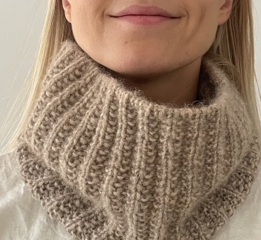 Naruto Neckwarmer von Coco Amour Knitwear mit Double Sunday und Tynn Silk Mohair von Sandnes Garn 1