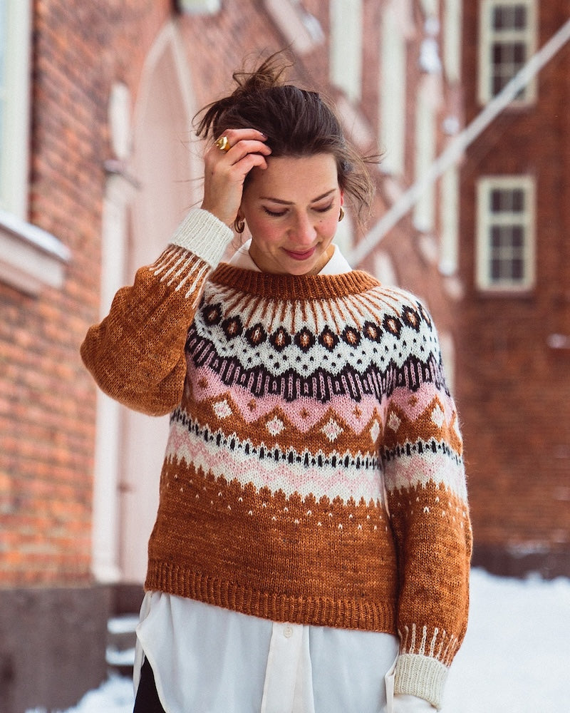 Kutovakika Dirty Caramle Sweater mit Tynn Merinoull und Tynn Silk Mohair von Sandnes Garn 3