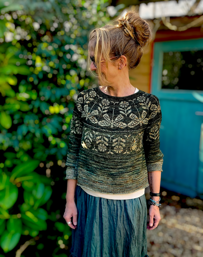 Dragonfly Sweater | feines Libellenmuster aus Pinta von Pascuali