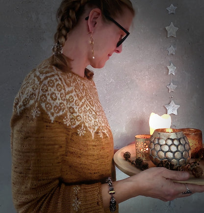 Sagittarii Sweater | romantisch feines Muster aus Pinta von Pascuali