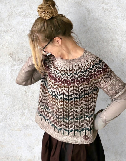 Sleeping Beauty Sweater | zarte Blätter und Blüten aus Balayage von Pascuali