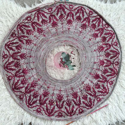 Tulipa Sweater | traumhaftes Tulpenmuster aus Pinta von Pascuali