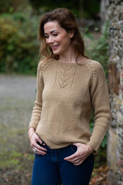 Harvest Sweater | zarte Zöpfe aus Elements DK von Eriu