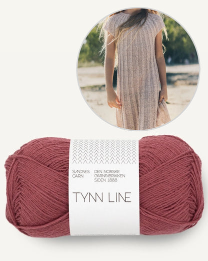 Fiona Kleid Kids | zarte Zopfmusterstreifen aus Tynn Line von Sandnes Garn