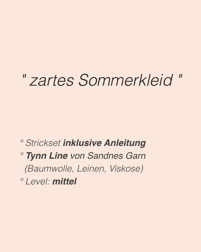 Fiona Kleid Kids | zarte Zopfmusterstreifen aus Tynn Line von Sandnes Garn