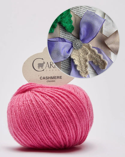 Holly Bow | festliche Schleife mit Gratisanleitung aus Classic Cashmere von Cardiff
