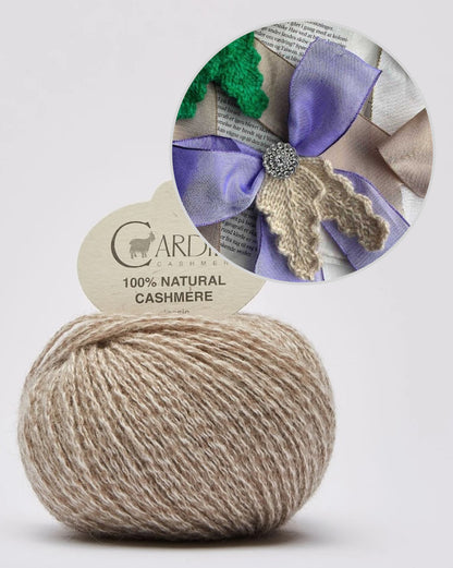 Holly Bow | festliche Schleife mit Gratisanleitung aus Classic Cashmere von Cardiff