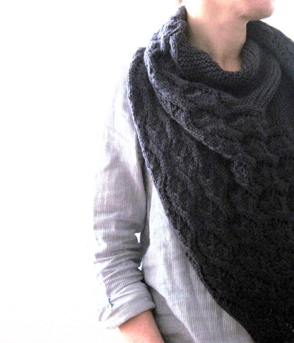 Ainu | casual, airy shawl made from Big Merino Hug by Rosy Green Wool