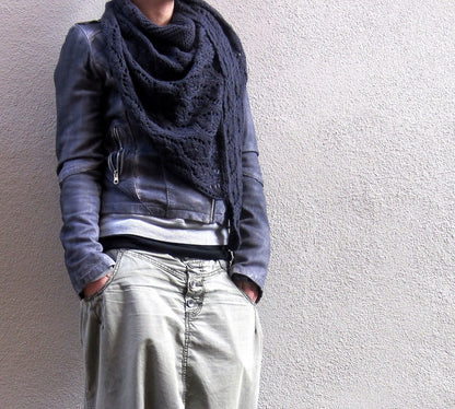 Ainu | casual, airy shawl made from Big Merino Hug by Rosy Green Wool