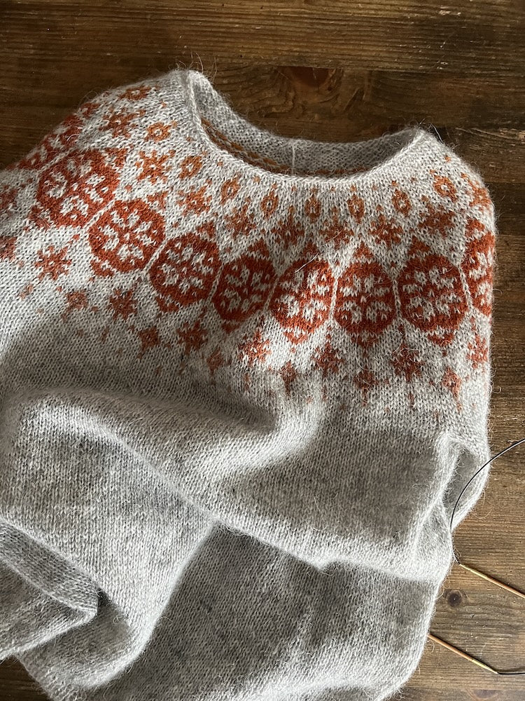 Isabell Kraemer Christmas Belle mit Fjallalopi von Lopi Island 4