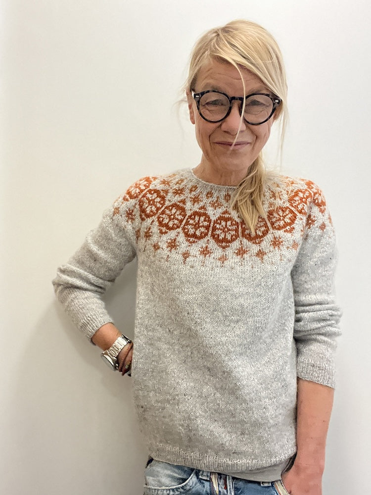 Isabell Kraemer Christmas Belle mit Fjallalopi von Lopi Island 6