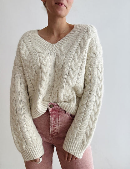 James Sweater V-Neck | oversize Zopfmuster aus Aino und Edith von Novita