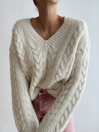 James Sweater V-Neck | oversize Zopfmuster aus Aino und Edith von Novita