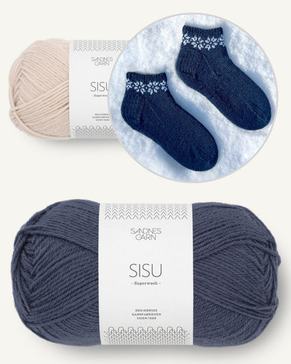 January Socks | Schneeflockenmuster aus Sisu von Sandnes Garn mit Gratisanleitung