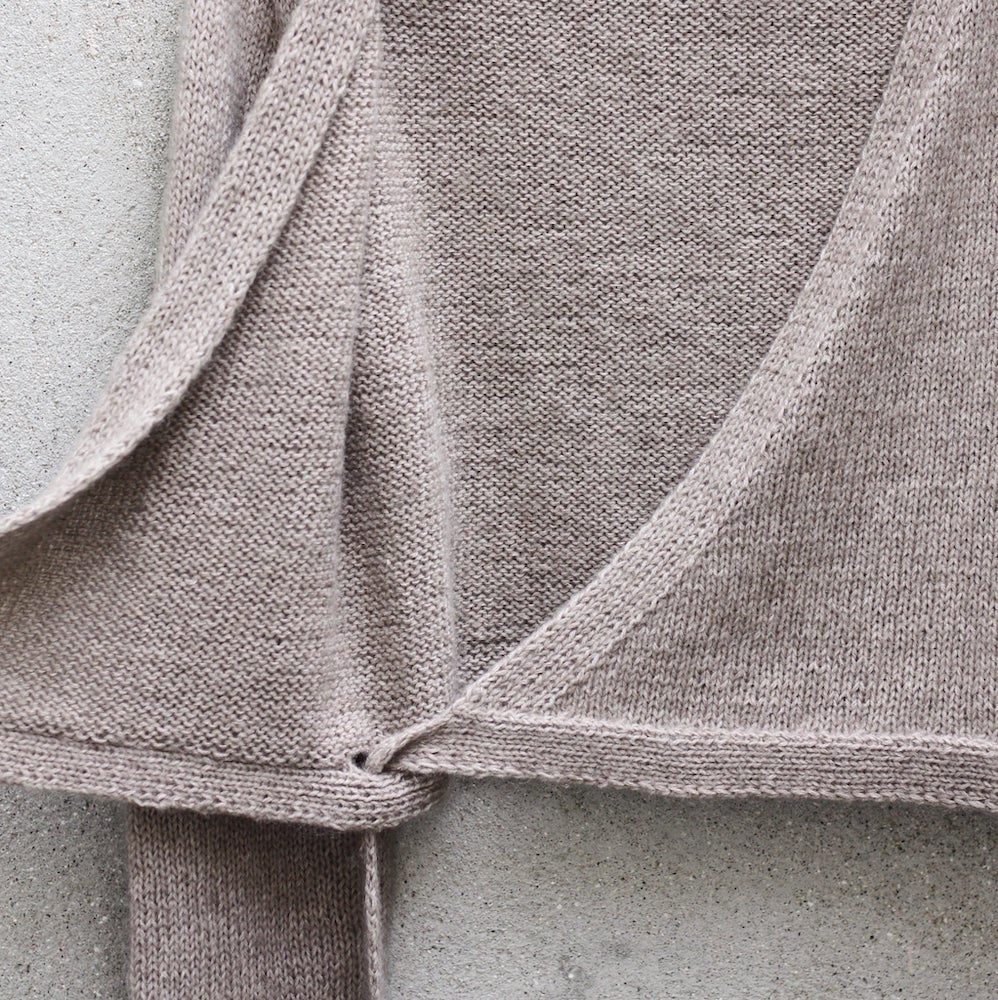Knitting for Olive, Late Summer Wrap, Garnpaket, Oatmeal/linen, geöffnet Detail