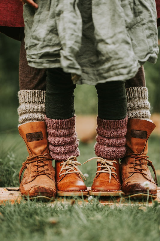 Calluna Socks | schlichte Beinstulpen aus Atlas von Sandnes Garn