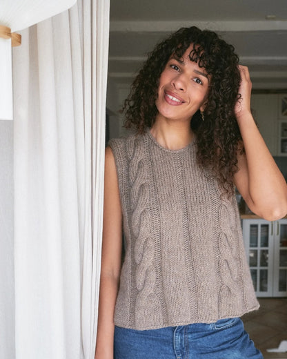 Emma Slipover | bezauberndes Zopfmuster aus Heavy Merino, Merino und Soft Silk Mohair