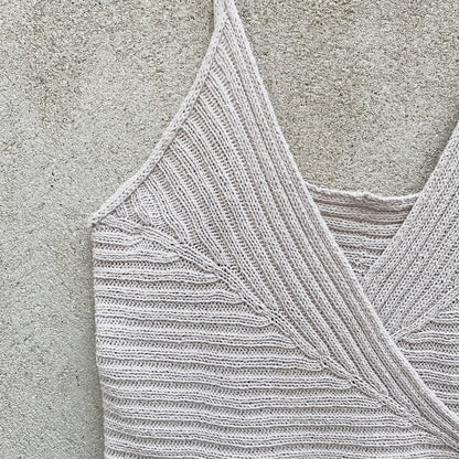 Yoko Top | Wickeltop mit Pure Silk von Knitting for Olive