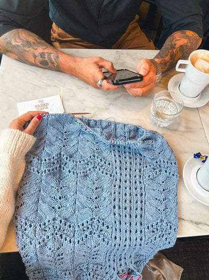 Seashore Dress | zartes Muster aus Tynn Line von Sandnes Garn