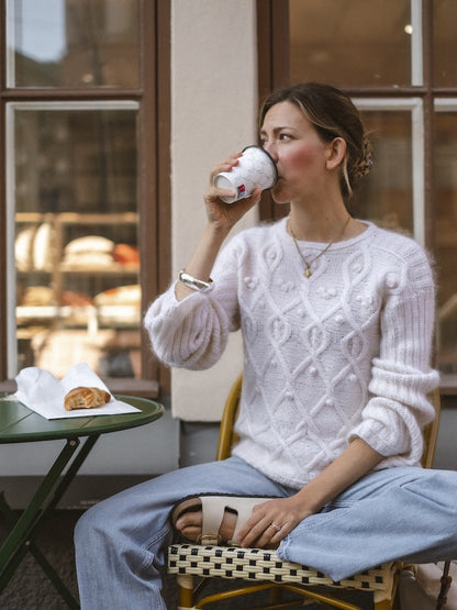 Slow Travel Sweater | zartes Zopfmuster aus Helene und Edith von Novita