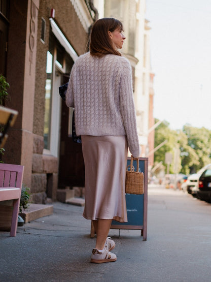 Sophisticable Cardigan | lässig elegantes Zopfmuster aus Alpakka Silke und Tynn Silk Mohair von Sandnes Garn