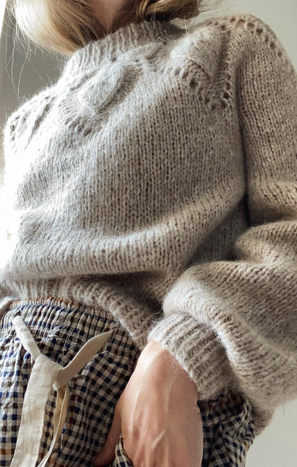 Chunky Dahlia Sweater | traumhaftes Muster aus Kos und Tynn Silk Mohair von Sandnes Garn