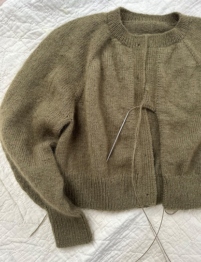 Cardigan Darcy | veste courte classique avec Sunday et Tynn Silk Mohair de Sandnes 