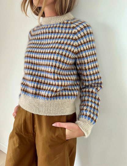 Facet Sweater | kleinteiliges Muster aus Tynn Peer Gynt und Tynn Silk Mohair von Sandnes