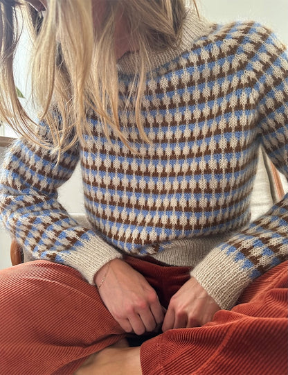 Facet Sweater | kleinteiliges Muster aus Tynn Peer Gynt und Tynn Silk Mohair von Sandnes