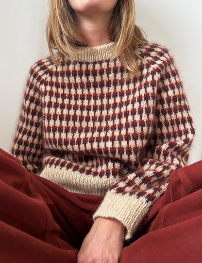 Facet Sweater | kleinteiliges Muster aus Tynn Peer Gynt und Tynn Silk Mohair von Sandnes