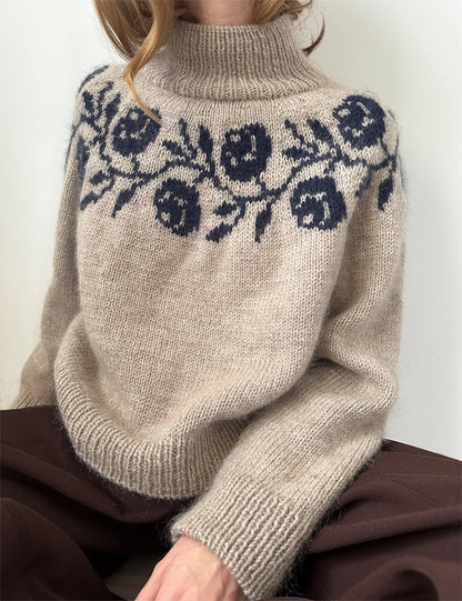 Rosie Yoke Sweater | romantische Rosen aus Peer Gynt und Tynn Silk Mohair von Sandnes Garn