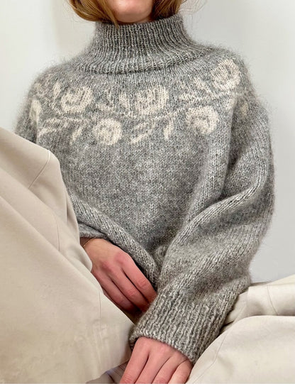 Rosie Yoke Sweater | romantische Rosen aus Peer Gynt und Tynn Silk Mohair von Sandnes Garn