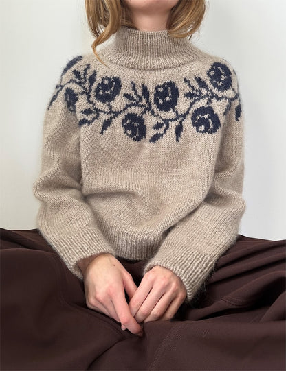 Rosie Yoke Sweater | romantische Rosen aus Peer Gynt und Tynn Silk Mohair von Sandnes Garn