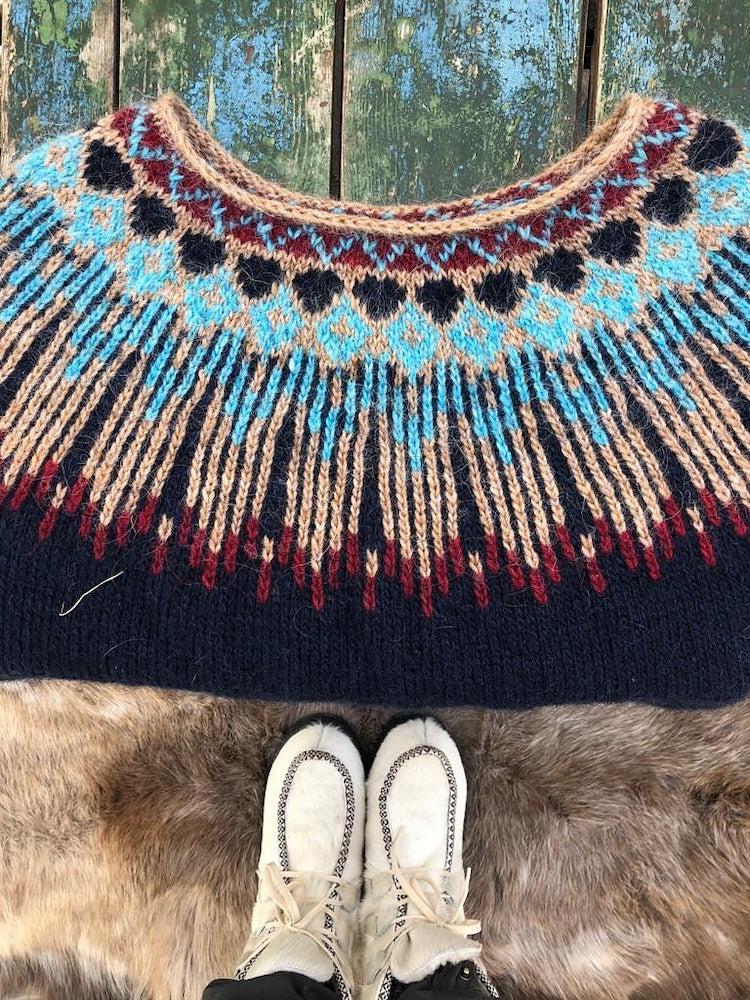 Linka Neumann Hopi Sweater mit Lettlopi von Lopi Island 2