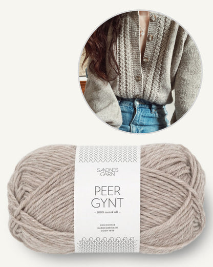 The Sascha Cardigan | feines Zopfmuster aus Peer Gynt von Sandnes Garn