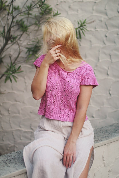 Woollahra Tee | Shirt with a beautiful pattern made from Mandarin Petit by Sandnes Garn 
