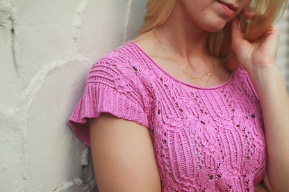 Woollahra Tee | Shirt with a beautiful pattern made from Mandarin Petit by Sandnes Garn 
