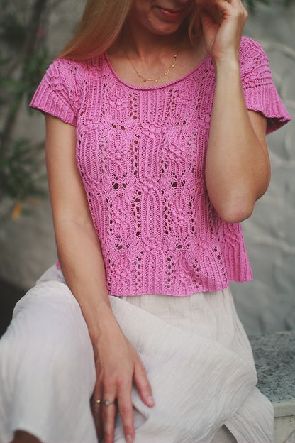 Woollahra Tee | Shirt with a beautiful pattern made from Mandarin Petit by Sandnes Garn 
