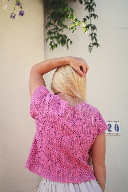 Woollahra Tee | Shirt with a beautiful pattern made from Mandarin Petit by Sandnes Garn 