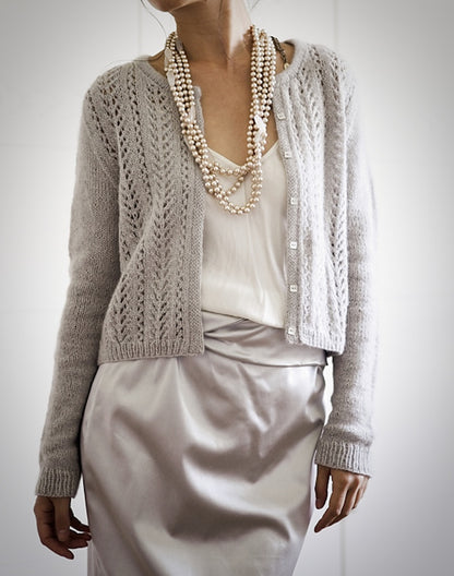 Leonie Cardigan | romantisch und weich aus Classic Cashmere von Cardiff