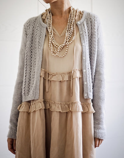 Leonie Cardigan | romantisch und weich aus Classic Cashmere von Cardiff