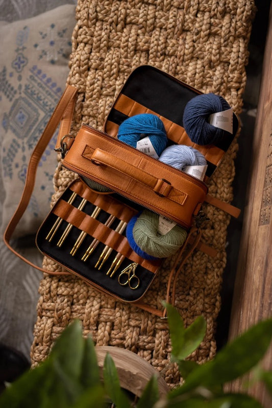 muud, Lilly Crossbody, braun, in Aktion