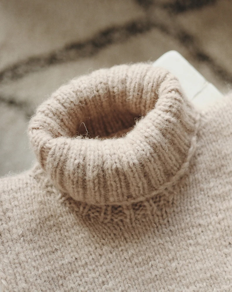 Saga Winter Neck von Novemberknits mit Kos und Tynn Silk Mohair von Sandnes Garn 7