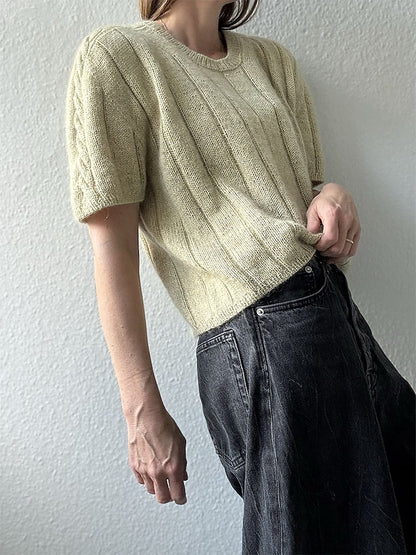 Brady Loop Tee | bezaubernde Schulter mit Zopfmuster aus Cotton Merino und Soft Silk Mohair von Knitting for Olive