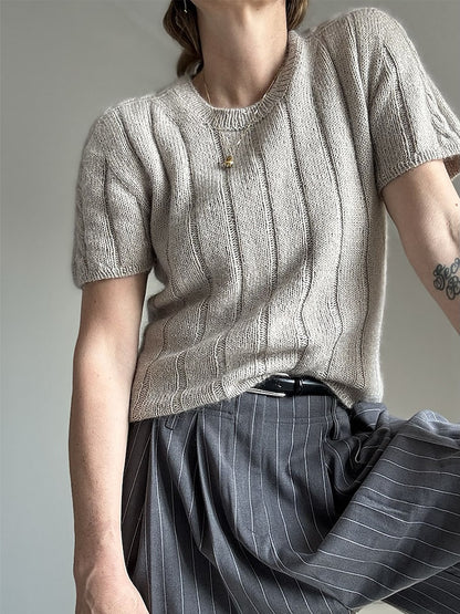 Brady Loop Tee | bezaubernde Schulter mit Zopfmuster aus Cotton Merino und Soft Silk Mohair von Knitting for Olive