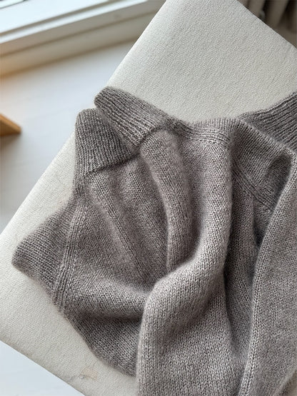 High V Loop Sweater | lässiger oversize Pullover aus Merino und Soft Silk Mohair von Other Loops