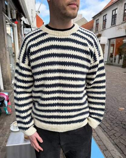 Otto Sweater Man | kontrastreiche Streifen aus Atlas von Sandnes Garn