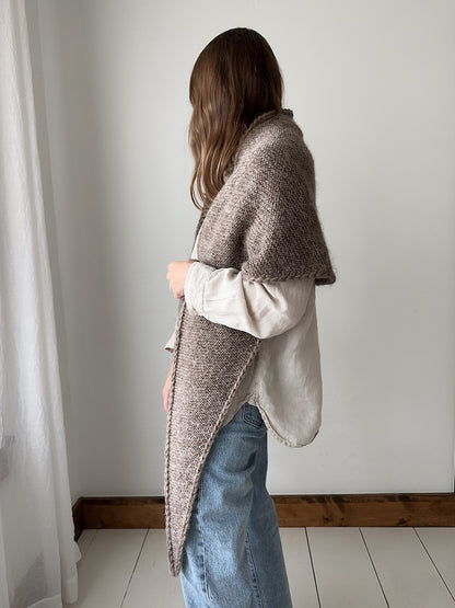 Autumn Tales Shawl | leicht und warm aus Plötulopi von Lopi Island