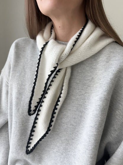Phoebe Scarf | super einfach aus Classic Cashmere von Cardiff Cashmere