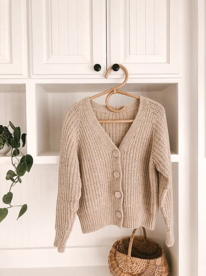 Seasons Cardigan | fraglos klassisch schön aus Alpakka Ull von Sandnes Garn